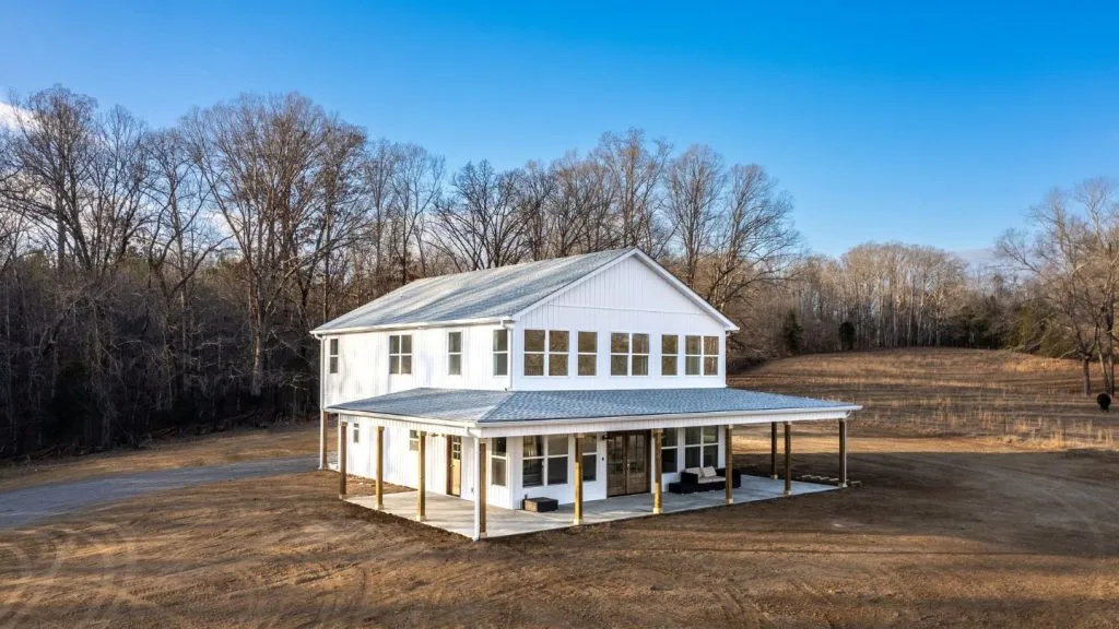 Barndominium Cost per Square Foot vs Traditional Homes (2025 Comparison)