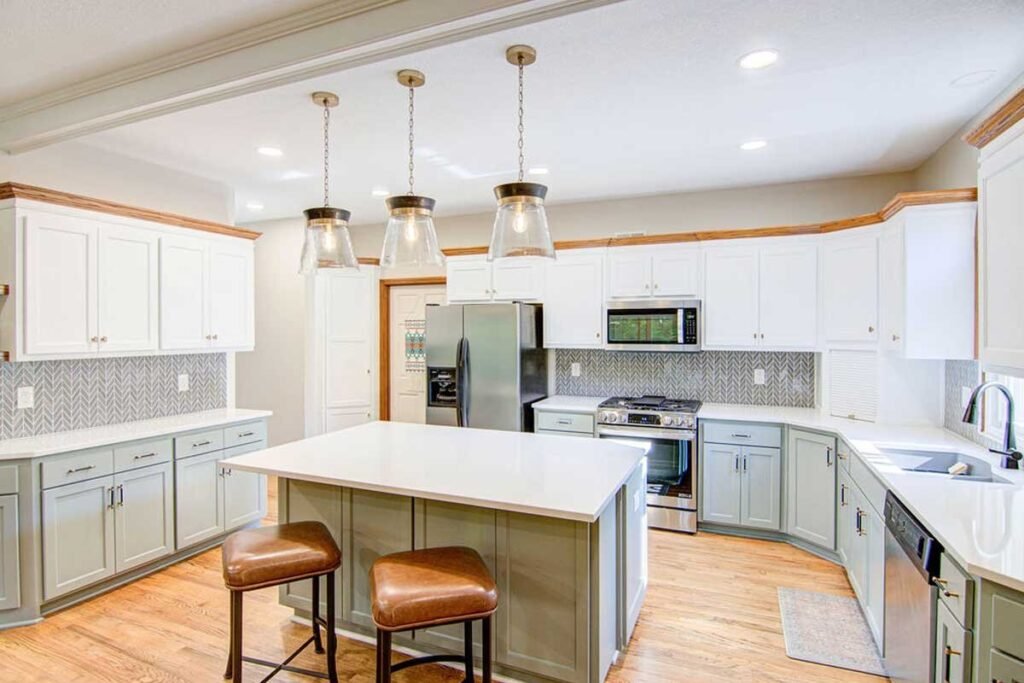 What to Consider When Remodeling a Kitchen: A Complete Homeowner’s Guide